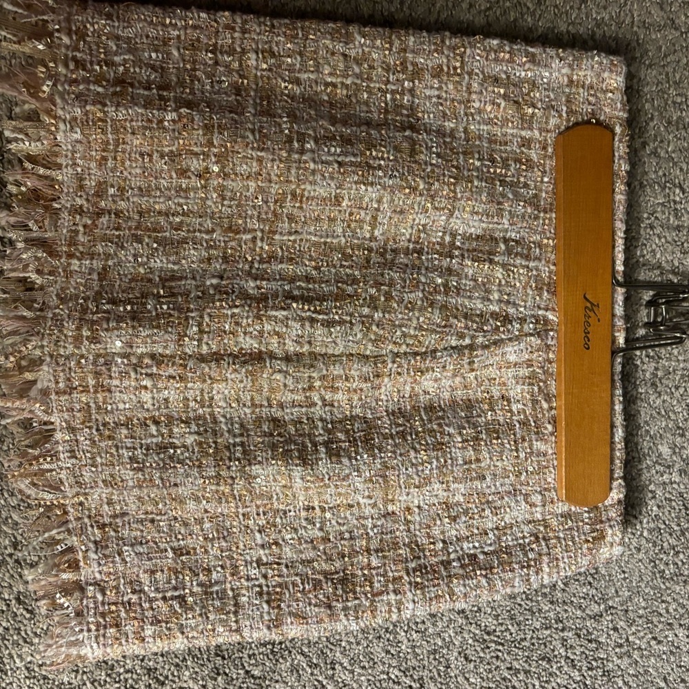 Soft pink tweed mini skirt